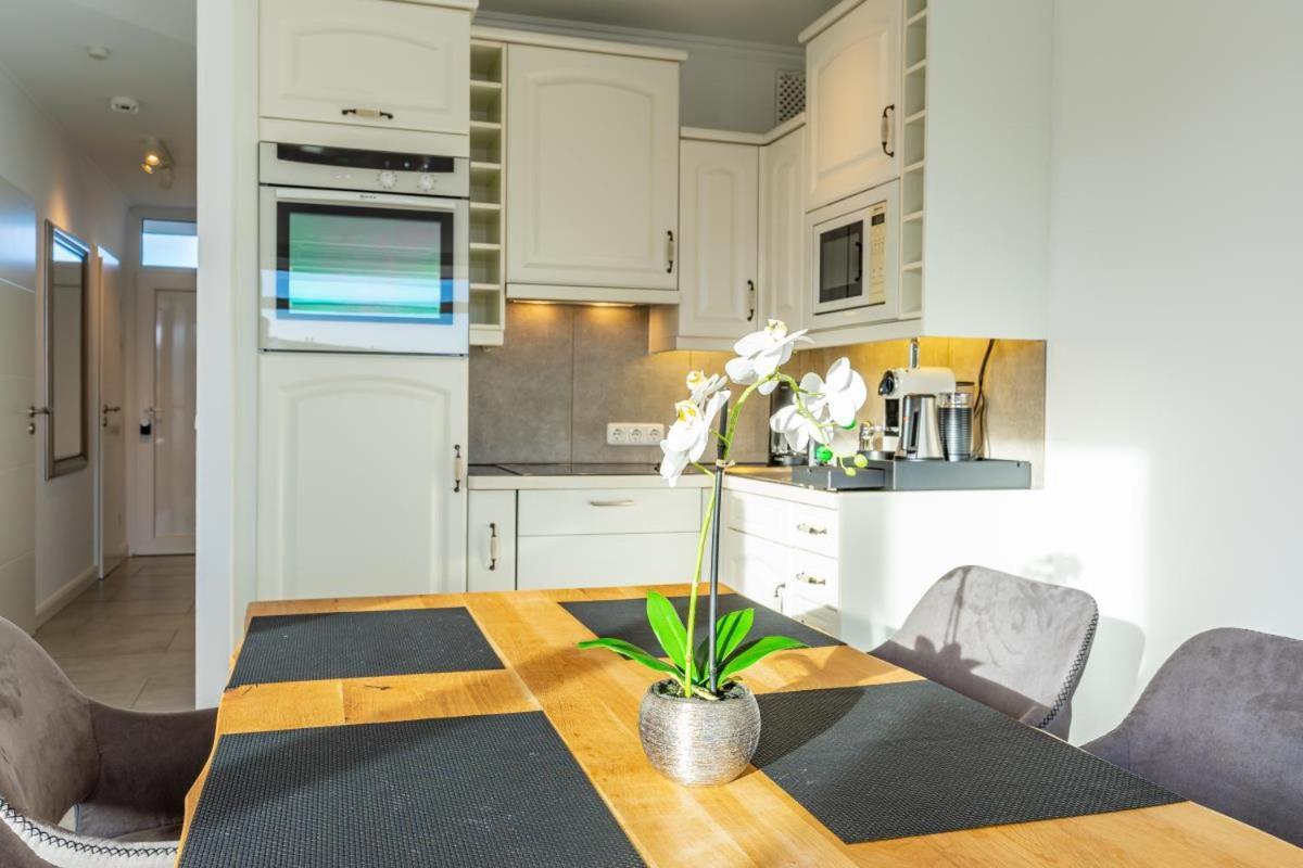 Scharbeutz 2- Zimmer- Luxus Apartment Mit Eigener Sauna Buitenkant foto